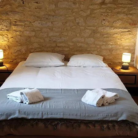 Dom wakacyjny La Sagne, Gite De Groupe, Piscine Et Tennis La Chapelle-Aubareil